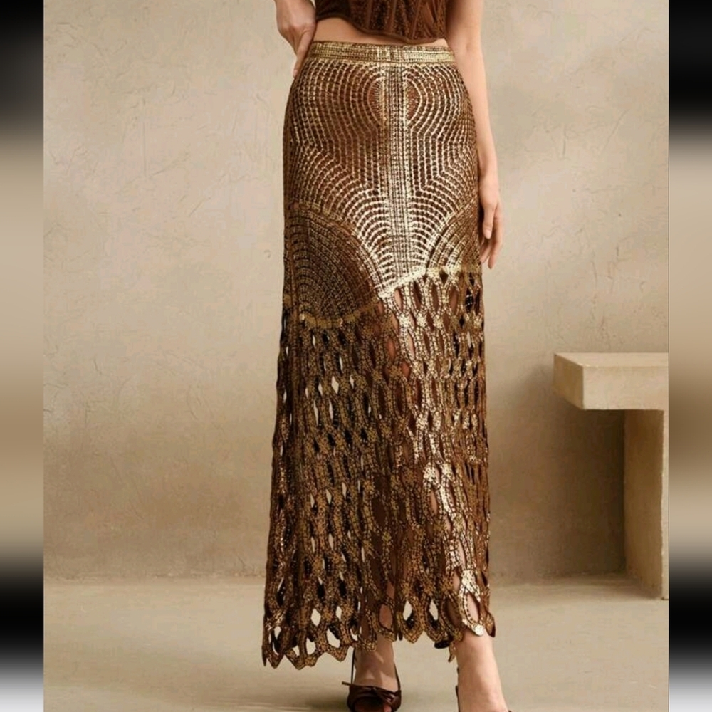 Elegant Knotted Crochet Lace Overlay Embroidered Golden Foil A-Line Skirt - Picture 5 of 12